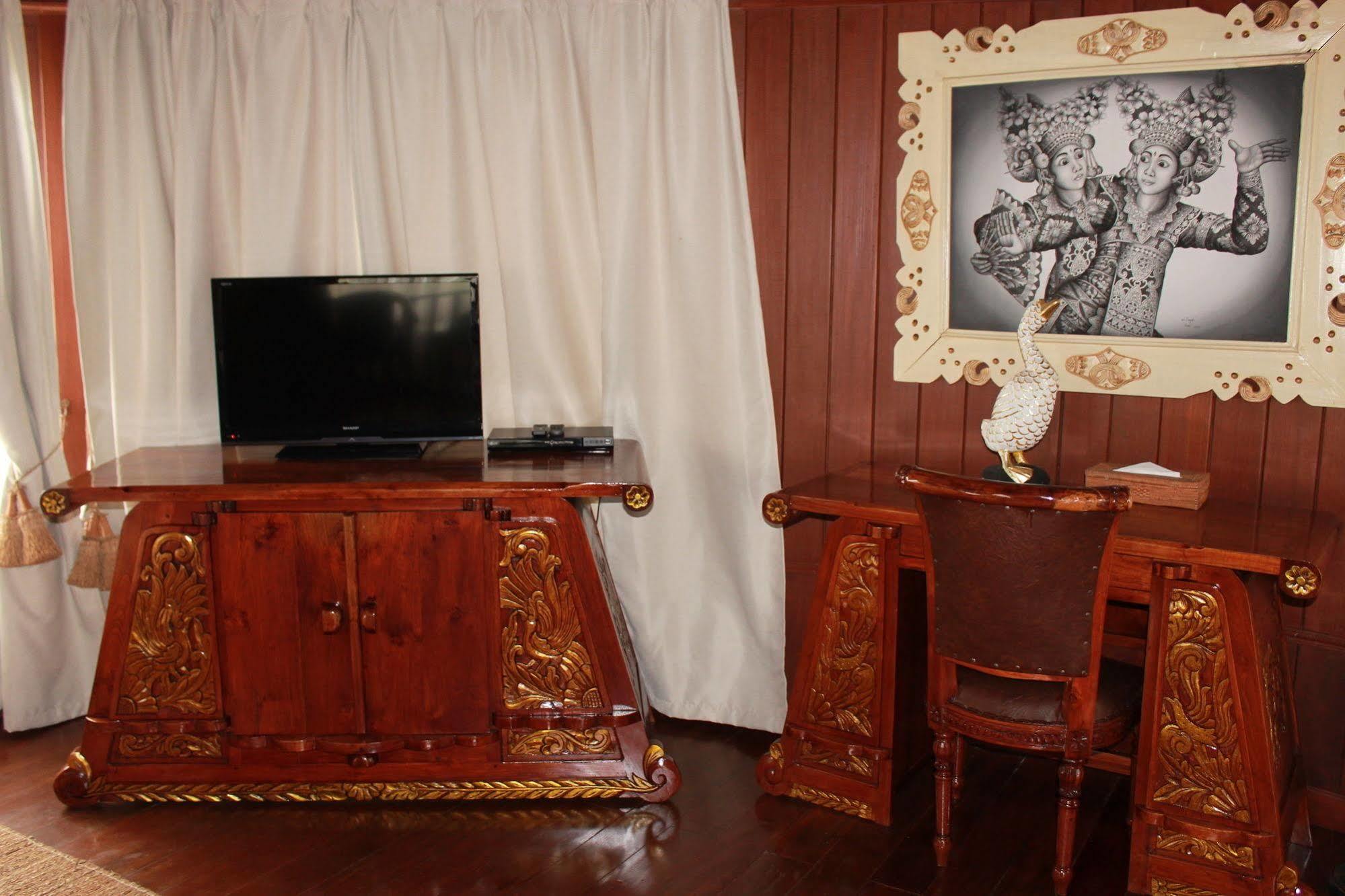 Dewani Holiday park 4*