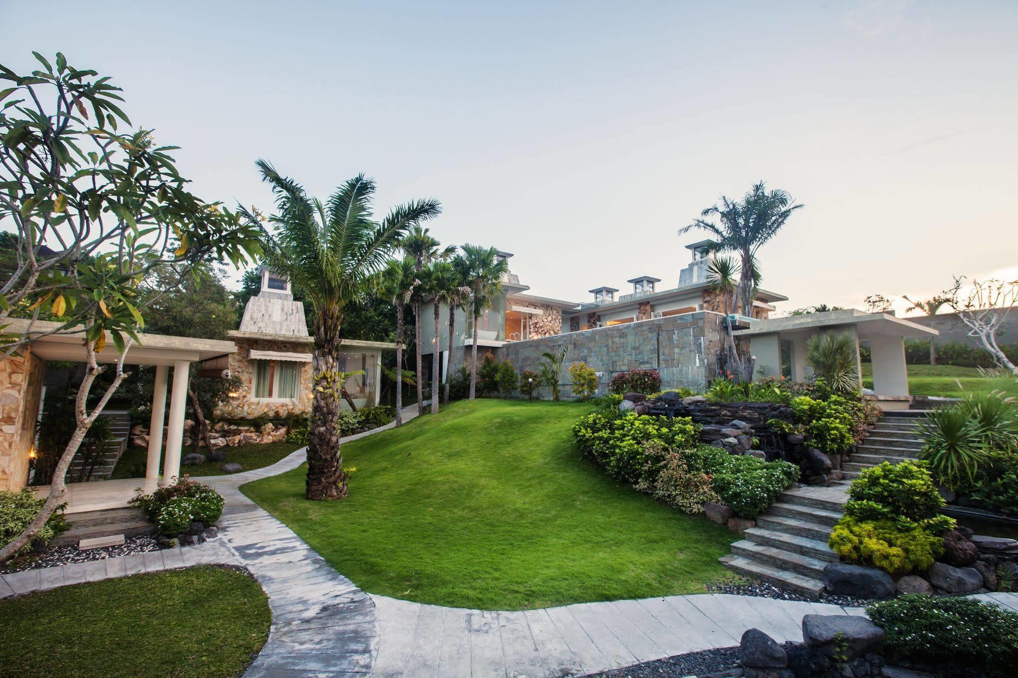 Noah Villa&chapel Villa Jimbaran (Bali)