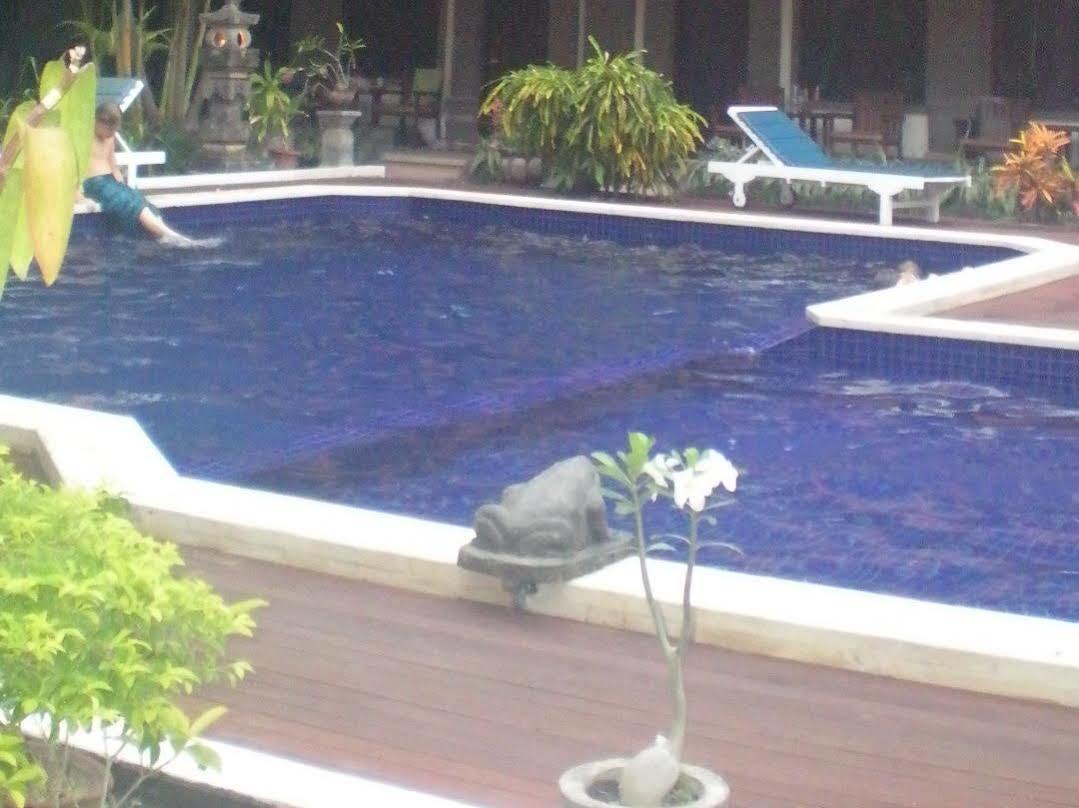 Puri Tanah Lot Hotel 3*