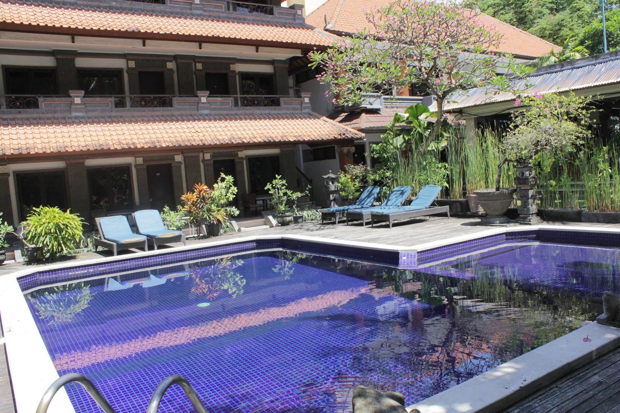 Hotel Puri Tanah Lot 3*