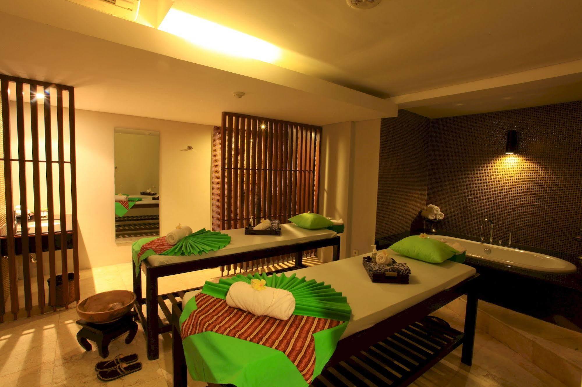 Grand Whiz Nusa Dua Bali Hotel 4*
