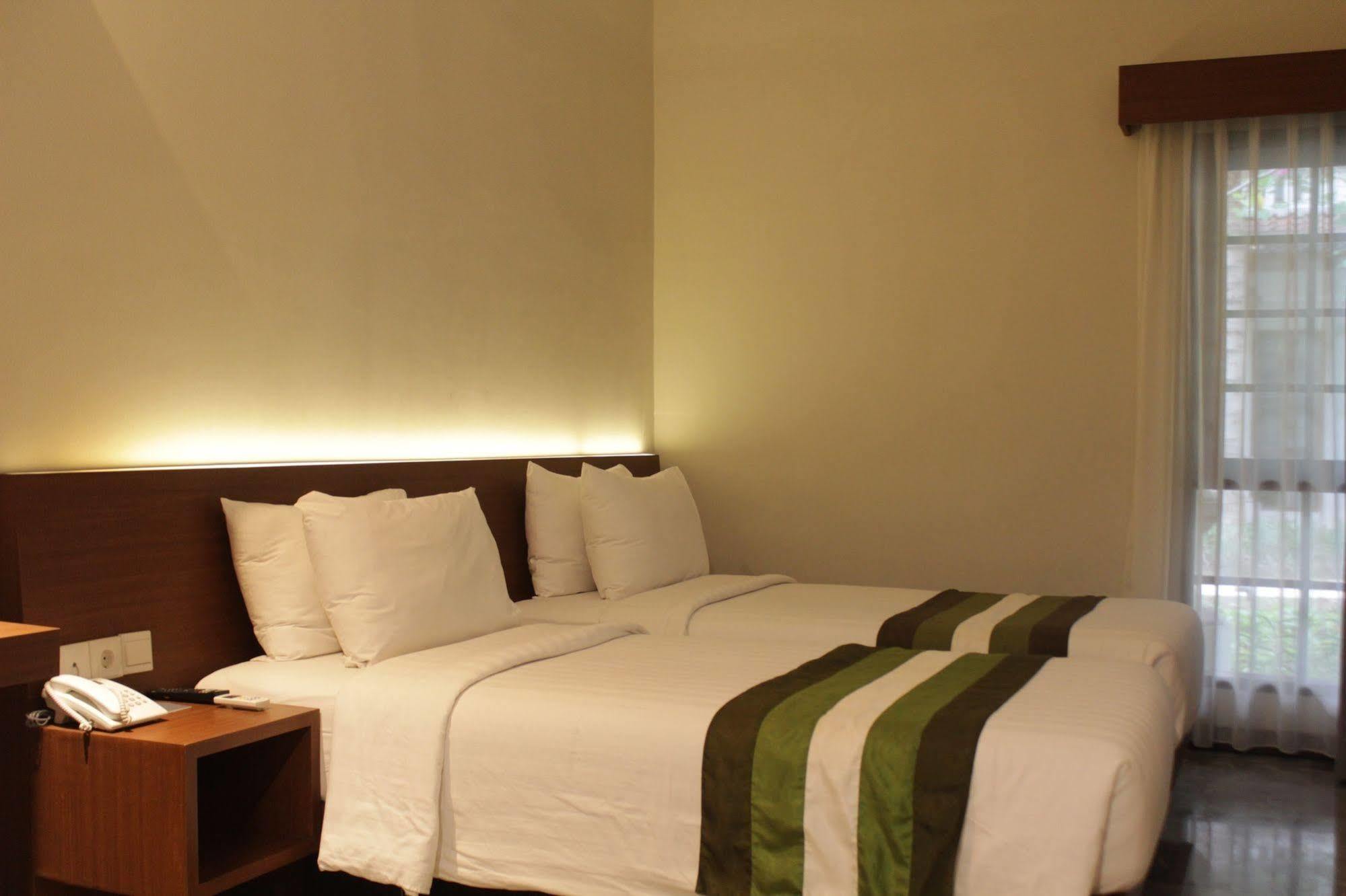 Hotel Grand Whiz Nusa Dua Bali 4*