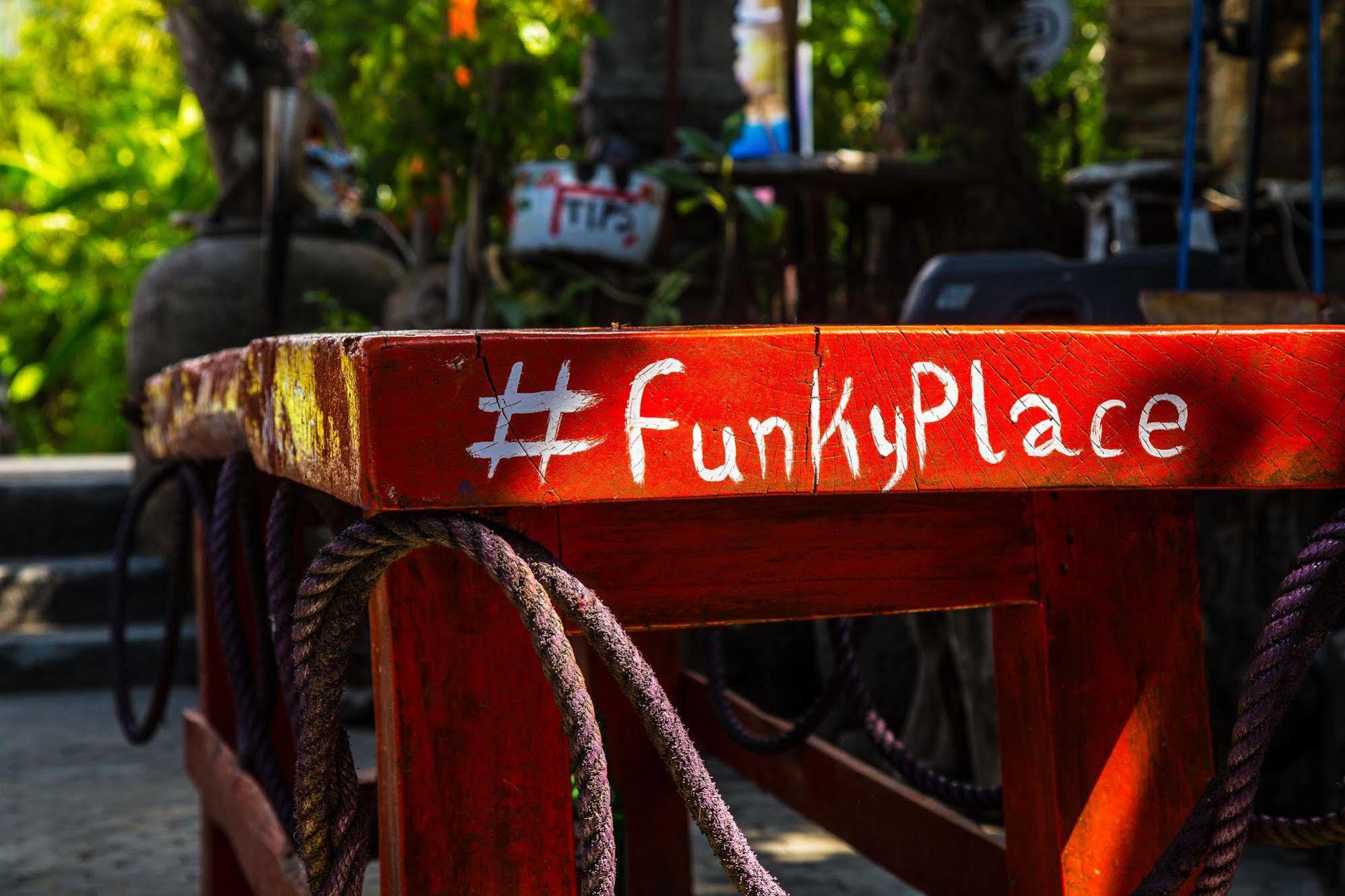 Funky Place Lovina (Bali)
