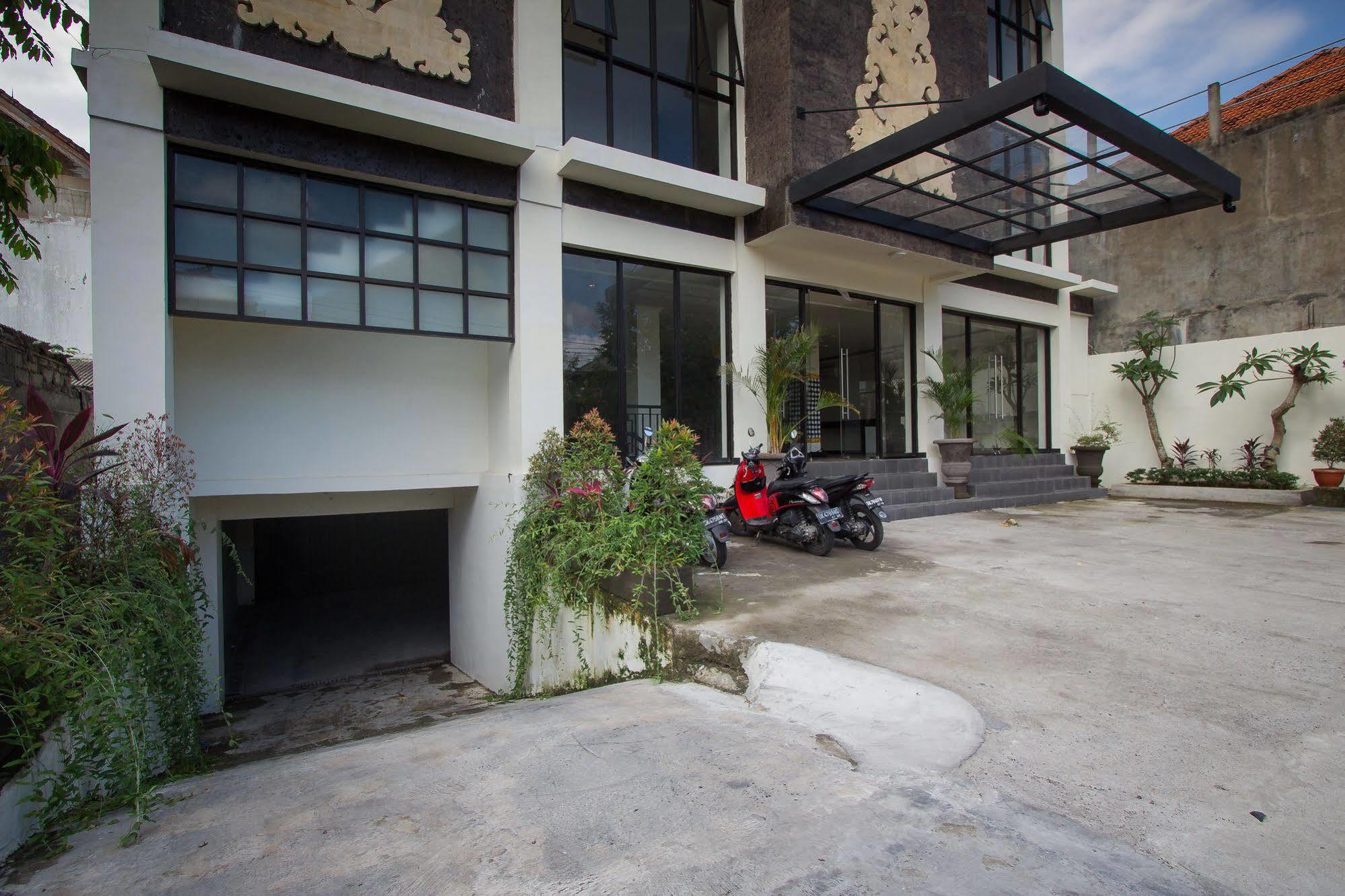 Guest house Ivanka Airport Kuta (Bali)