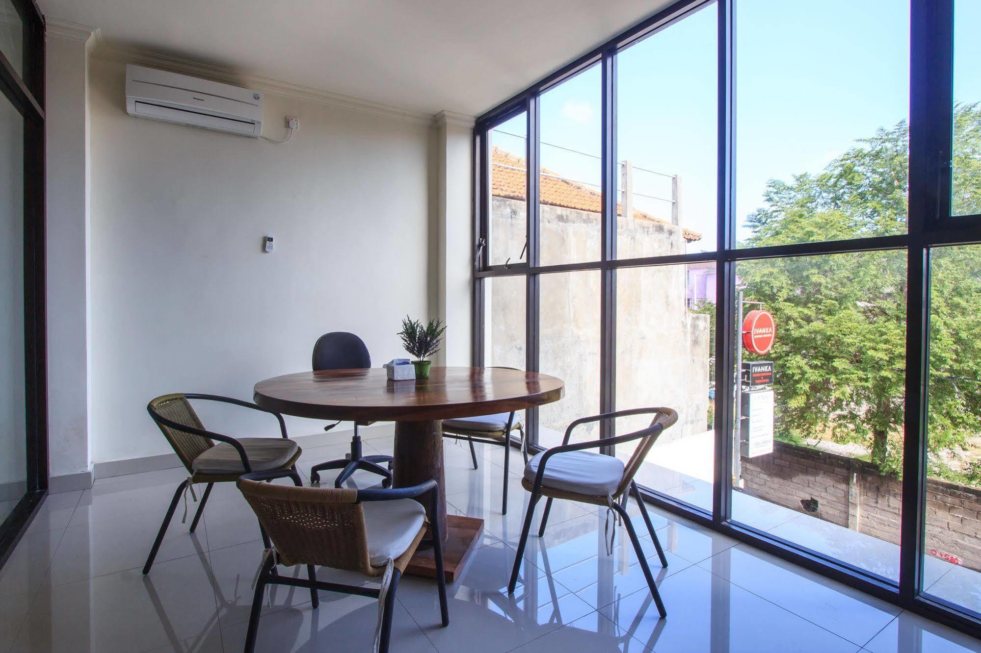 Guest house Ivanka Airport