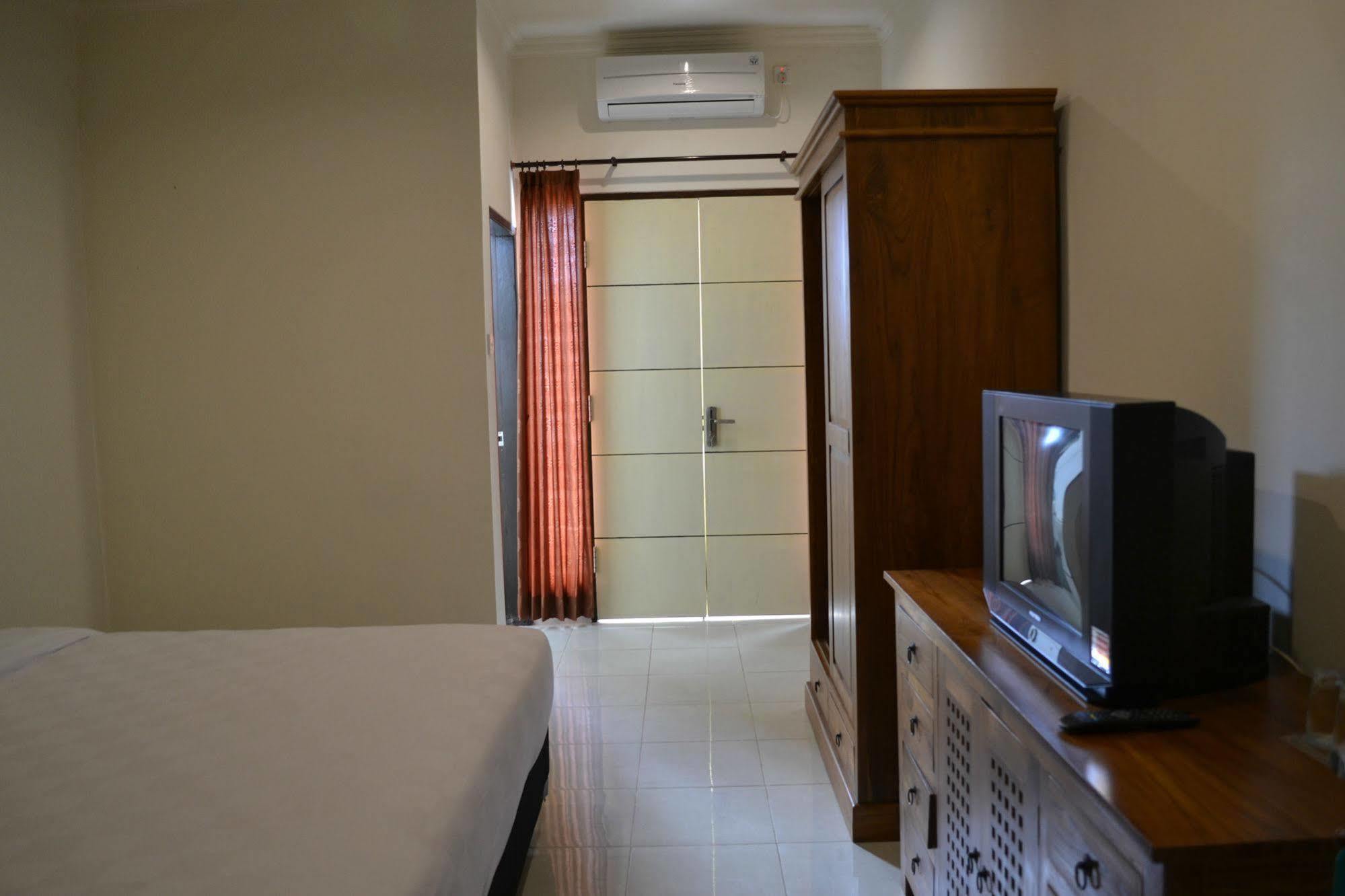 Guest house Ivanka Airport *