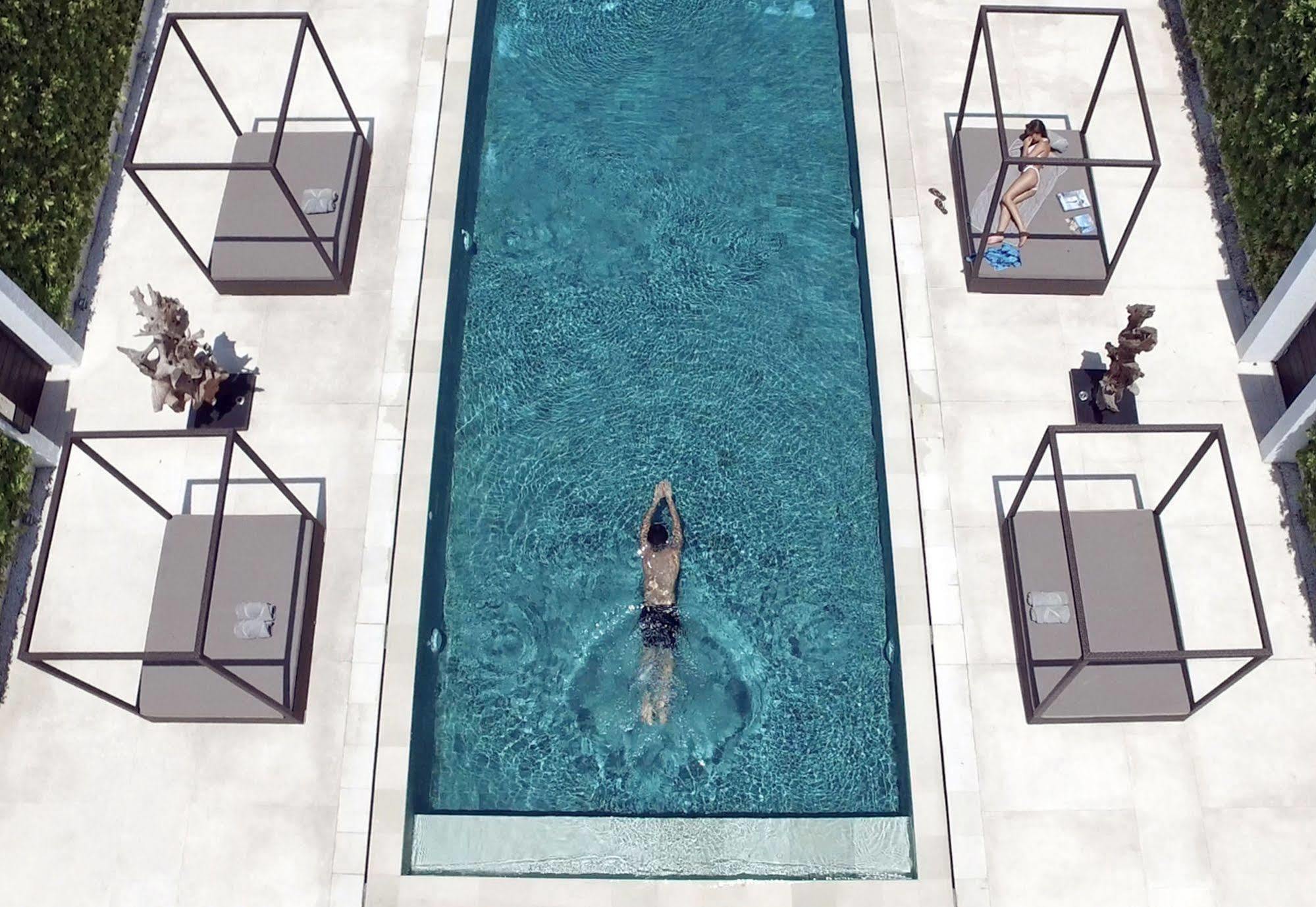 Villa Equilibria *