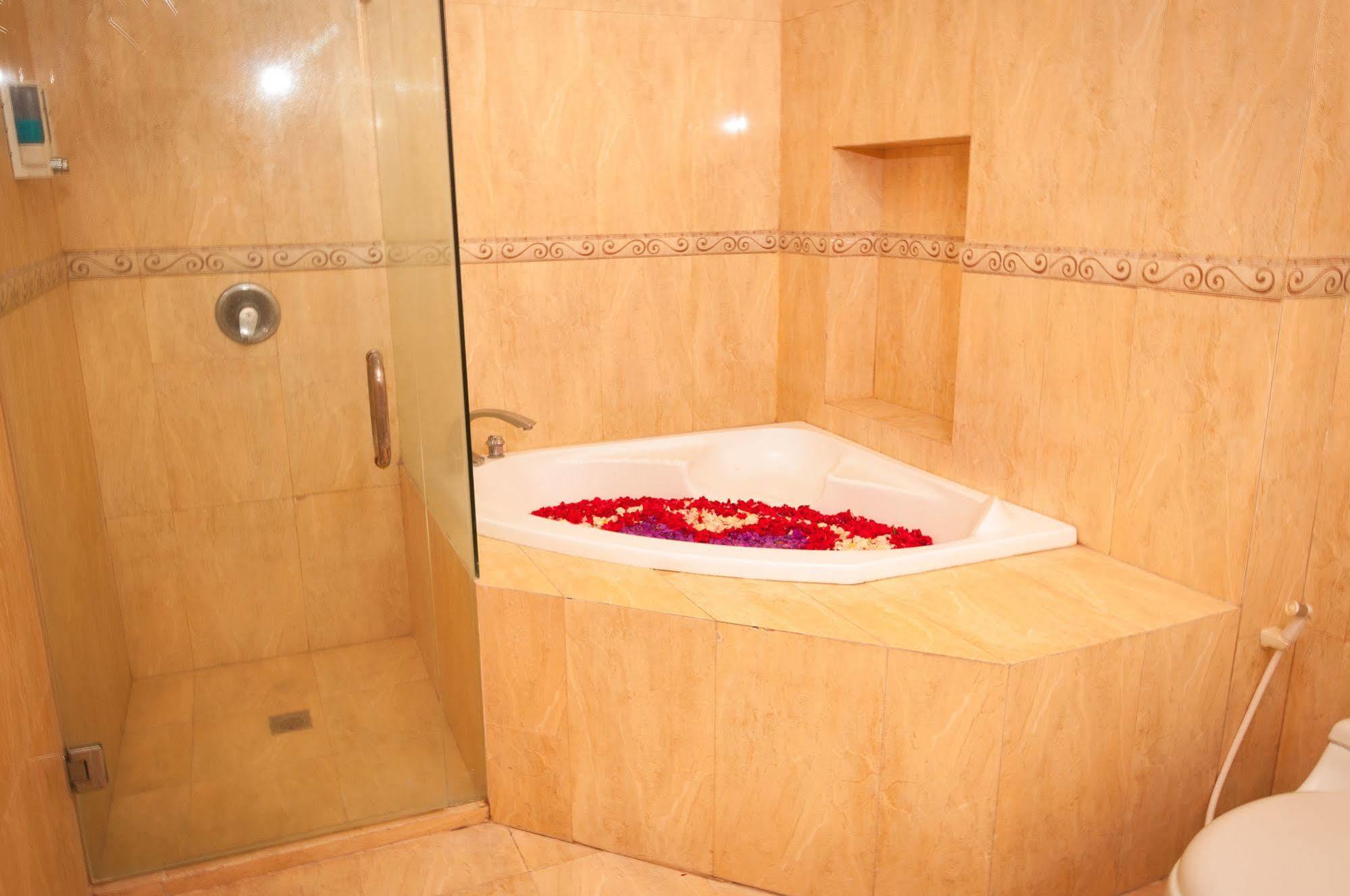 Bali Paradise Hotel 3*