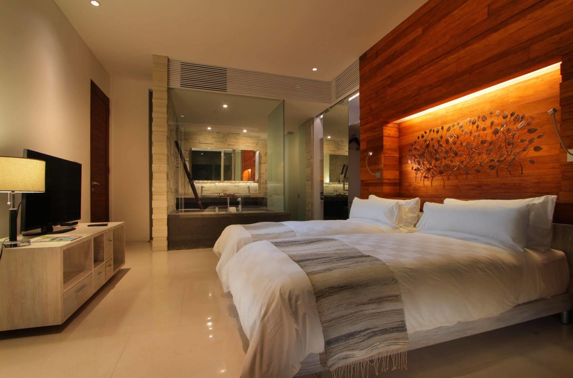 Villa Taman Mesari Luxury Villas-seminyak *