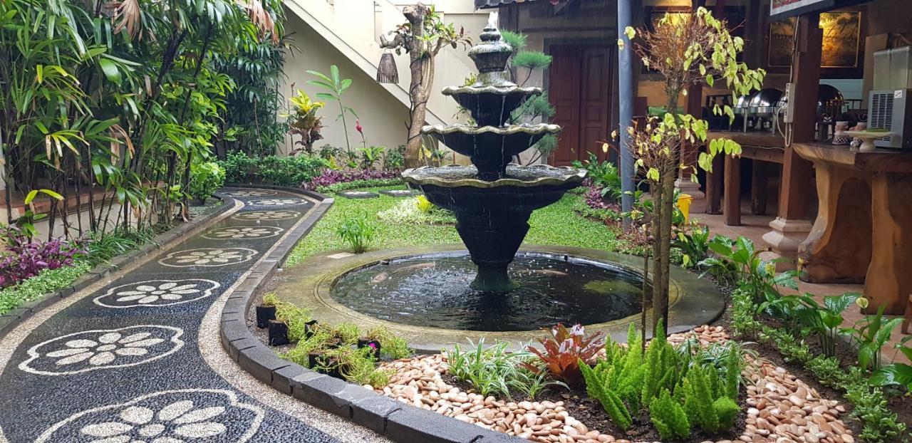 Kusnadi Hotel 3*