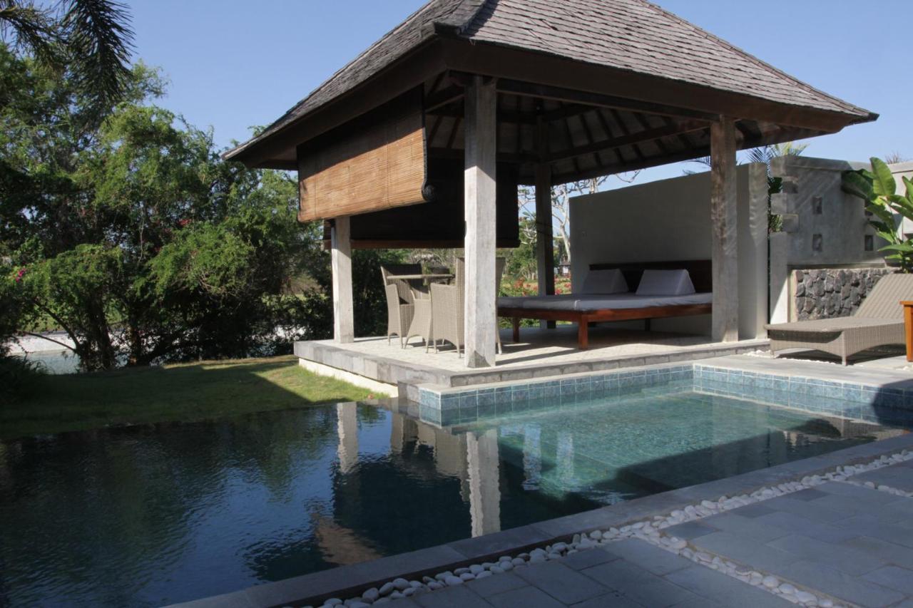 Villa Water Edge By Soscomma *