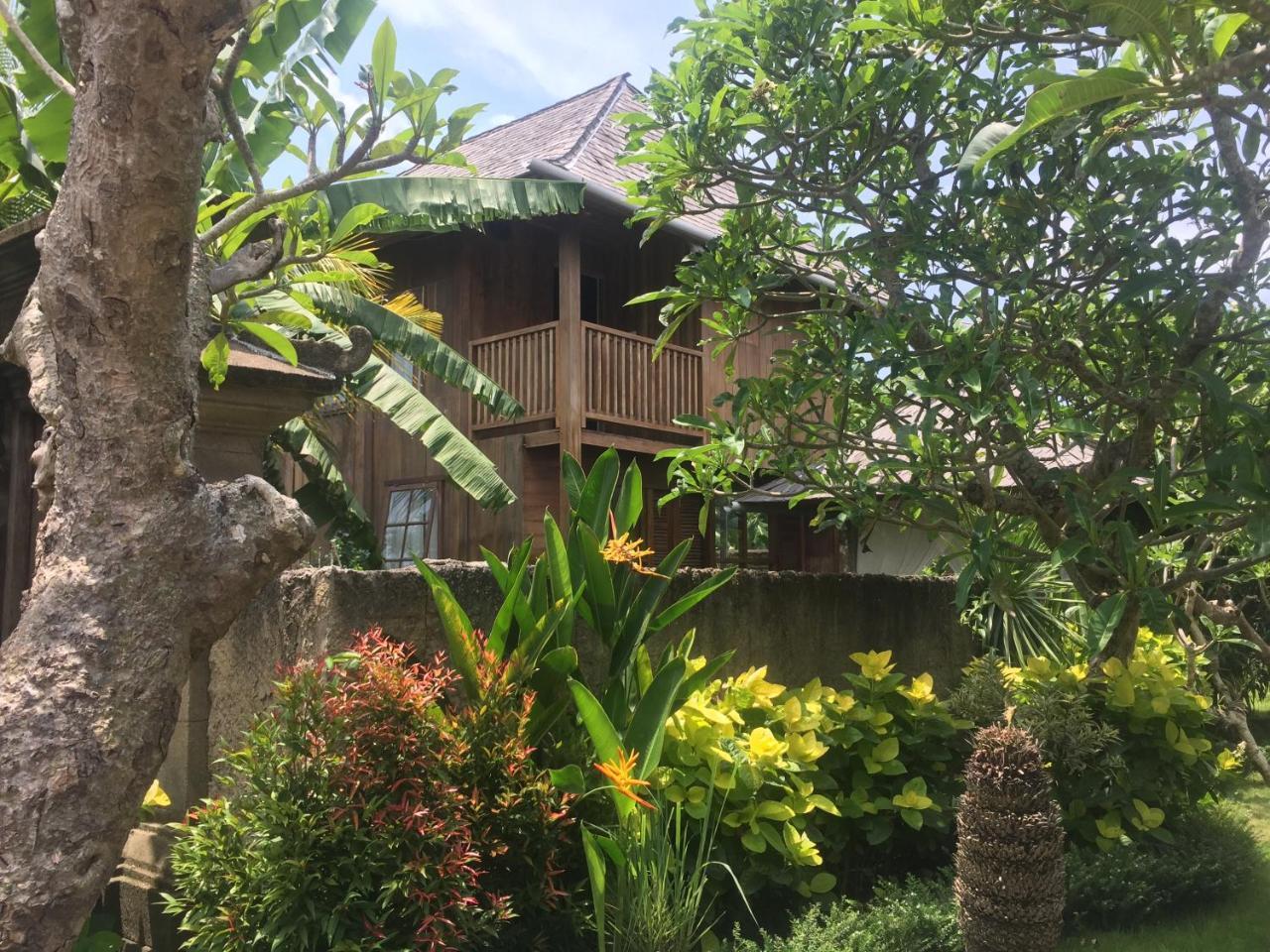 Hotel Mangga Wangga Living