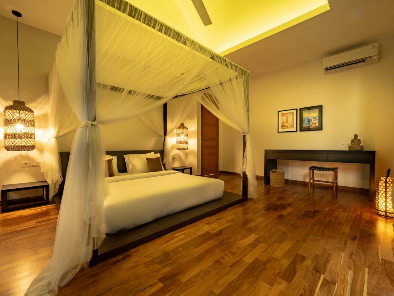 Villa Bumbak Park Villas *