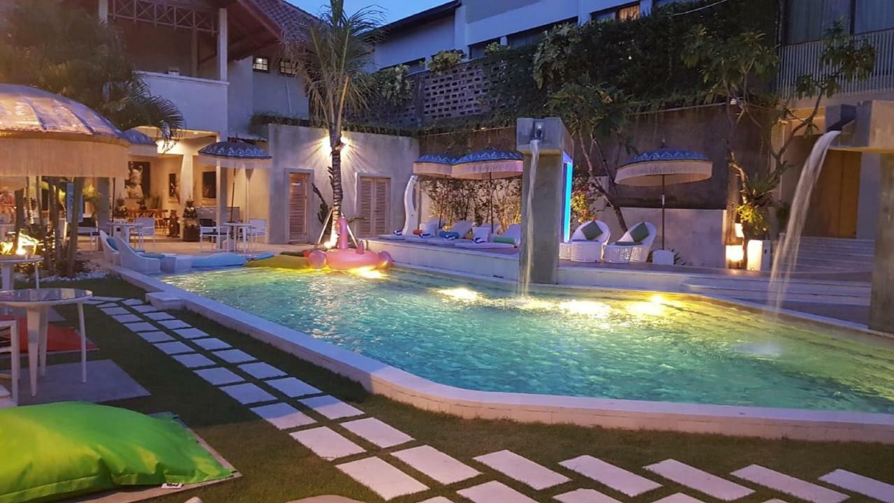 Resort 18 Loft At Kuta 4*