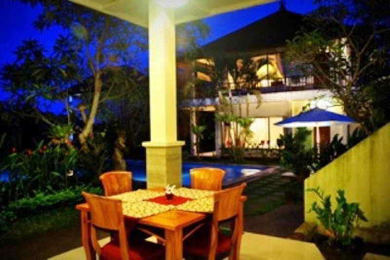 Putri Ayu Ubud (Bali)