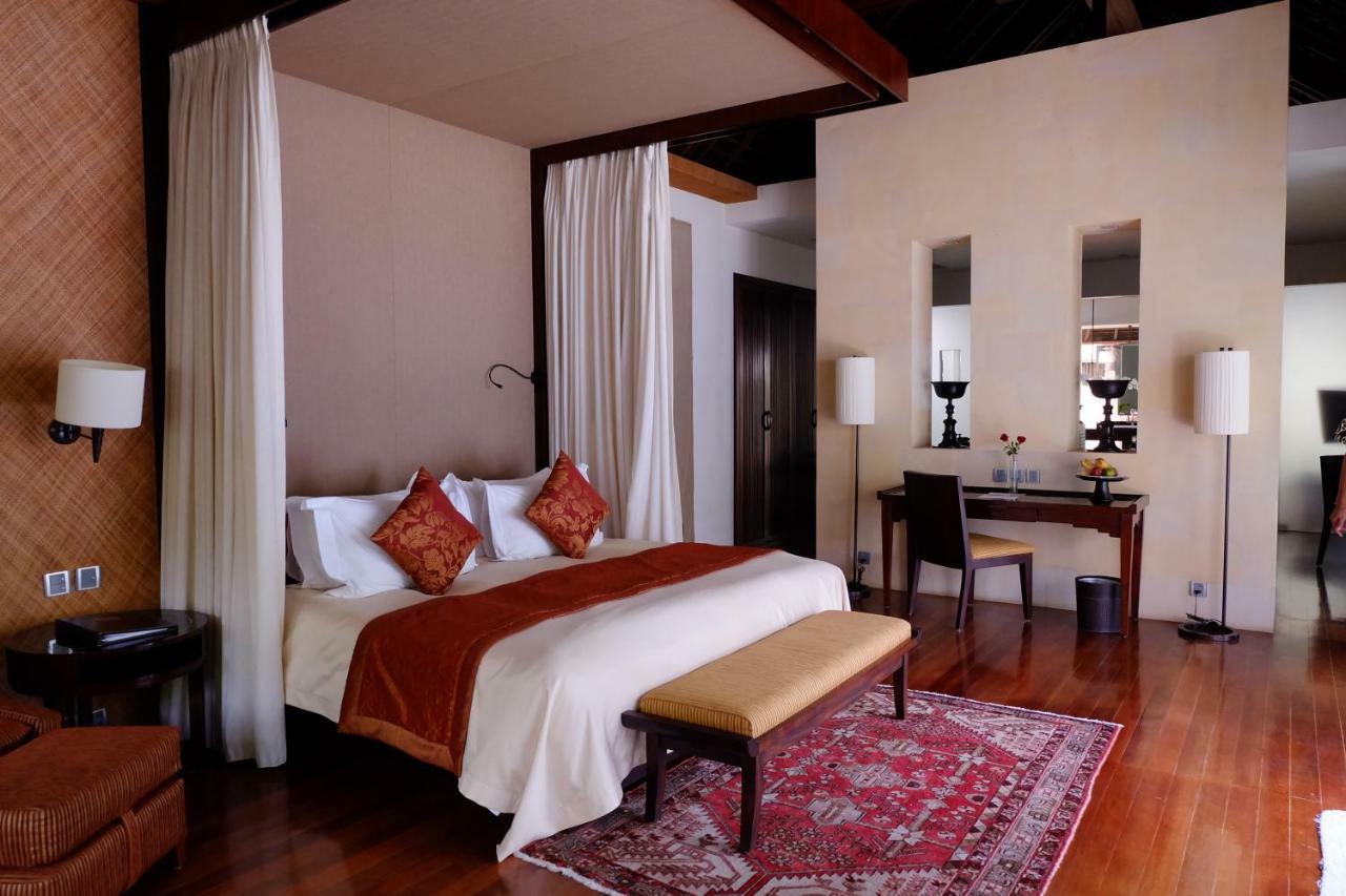 The Royal Santrian Villa
