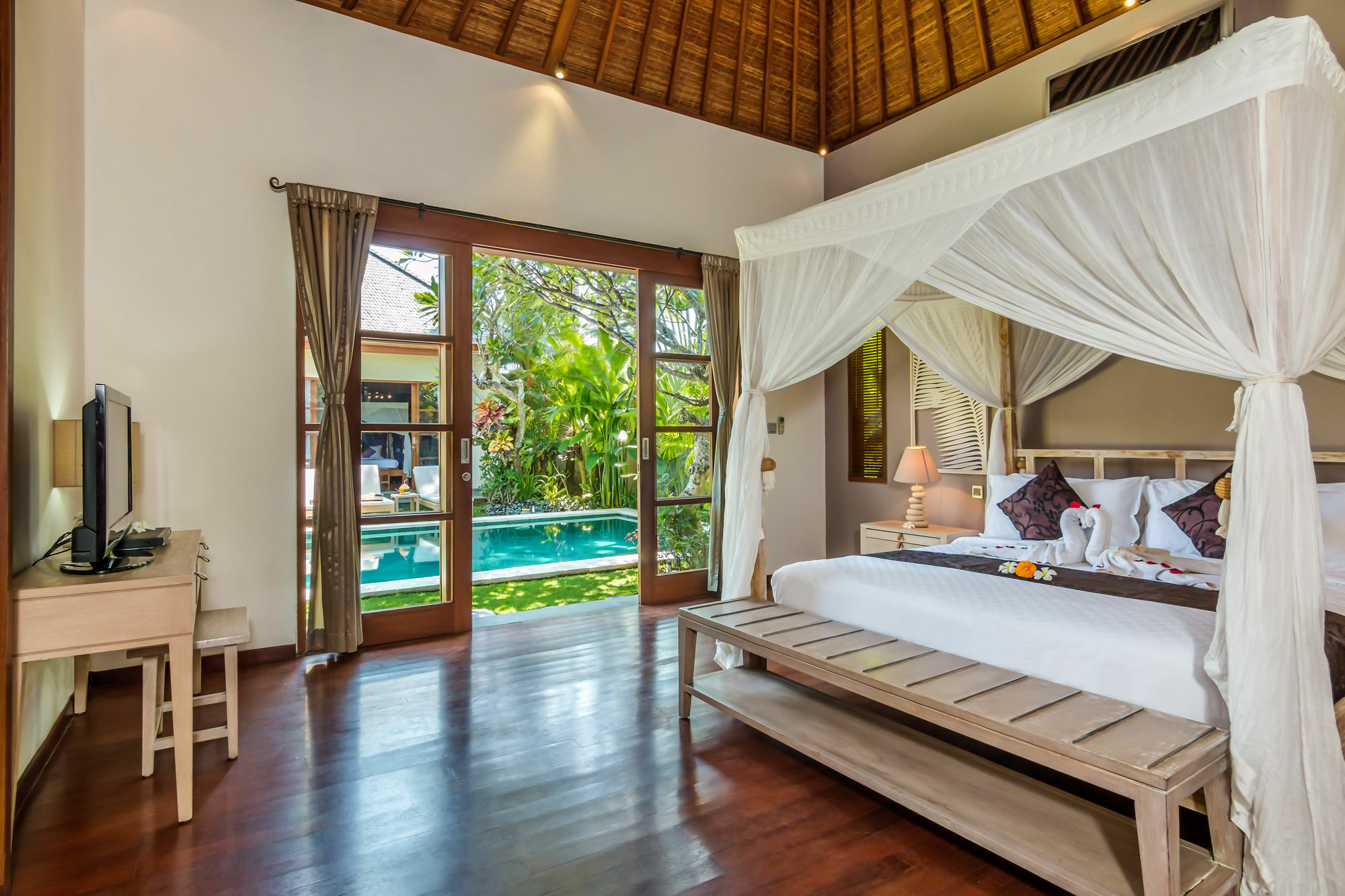 Essence Villa *