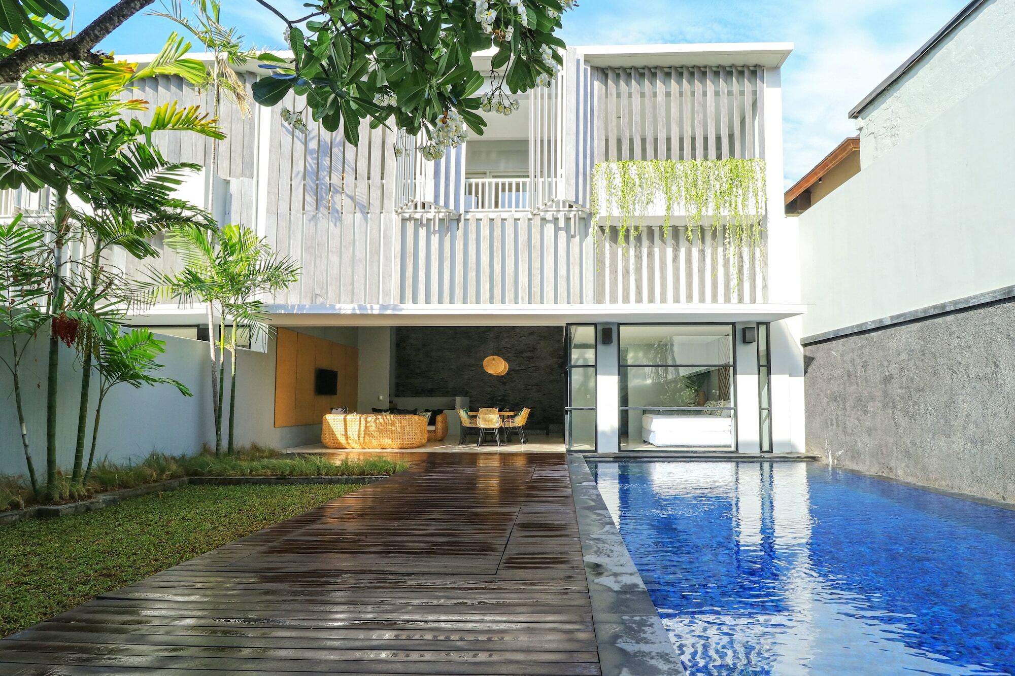 Origin * Seminyak (Bali)