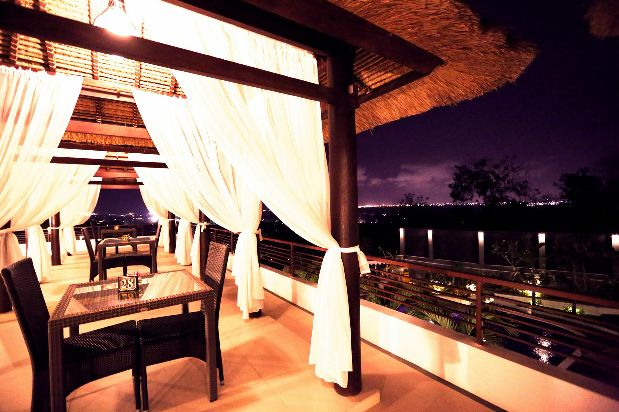 Luxotic Private And