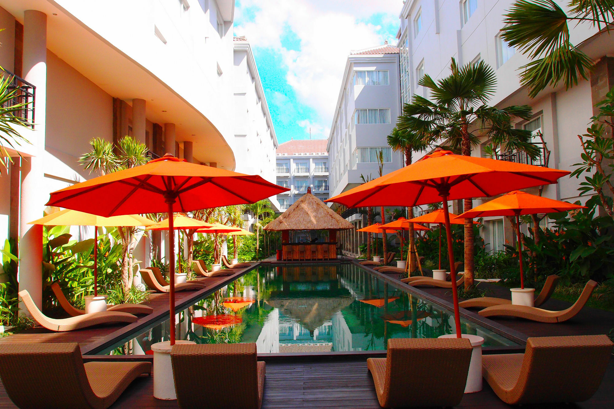 B Bali & Hotel