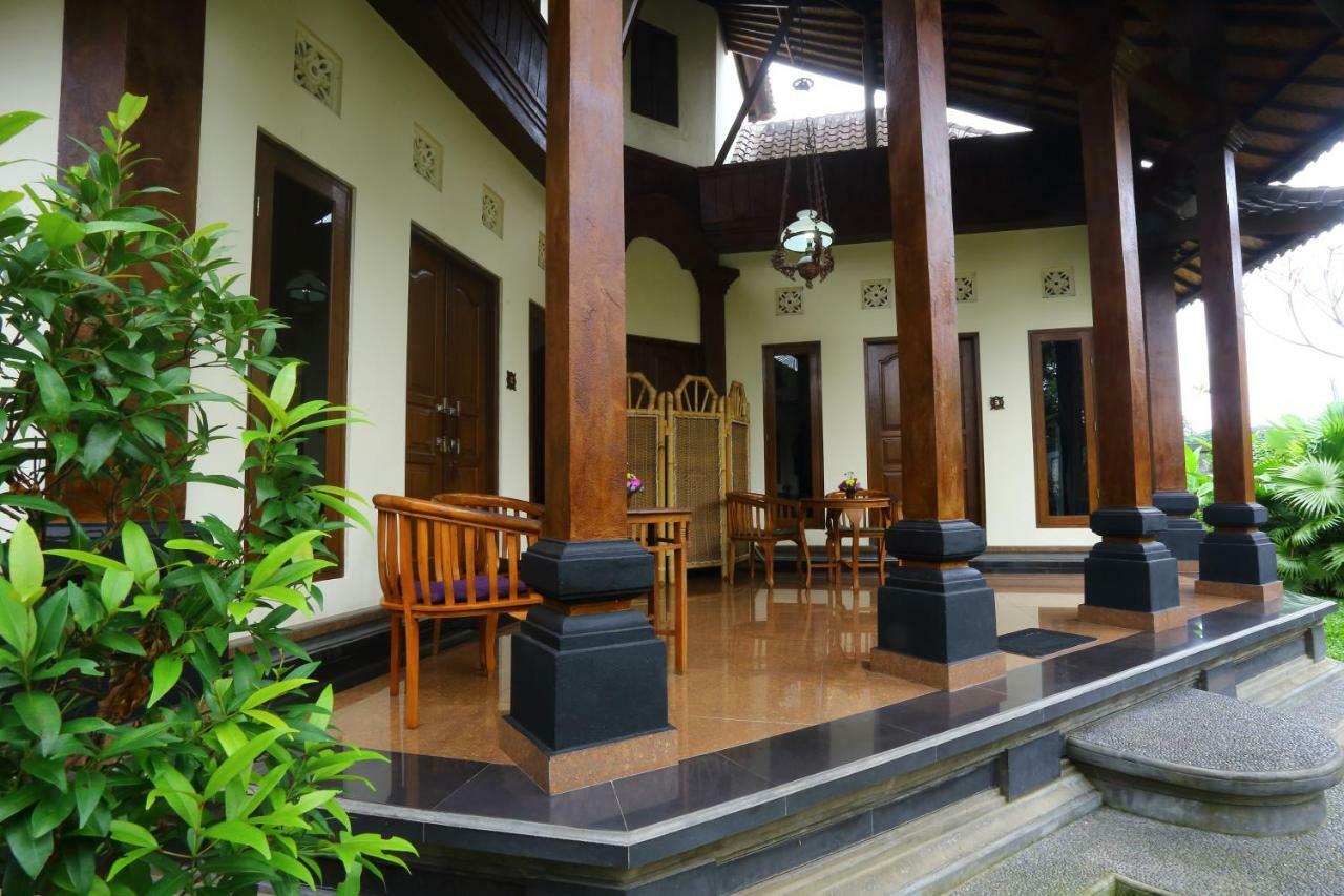 Guest house Loka Sari And