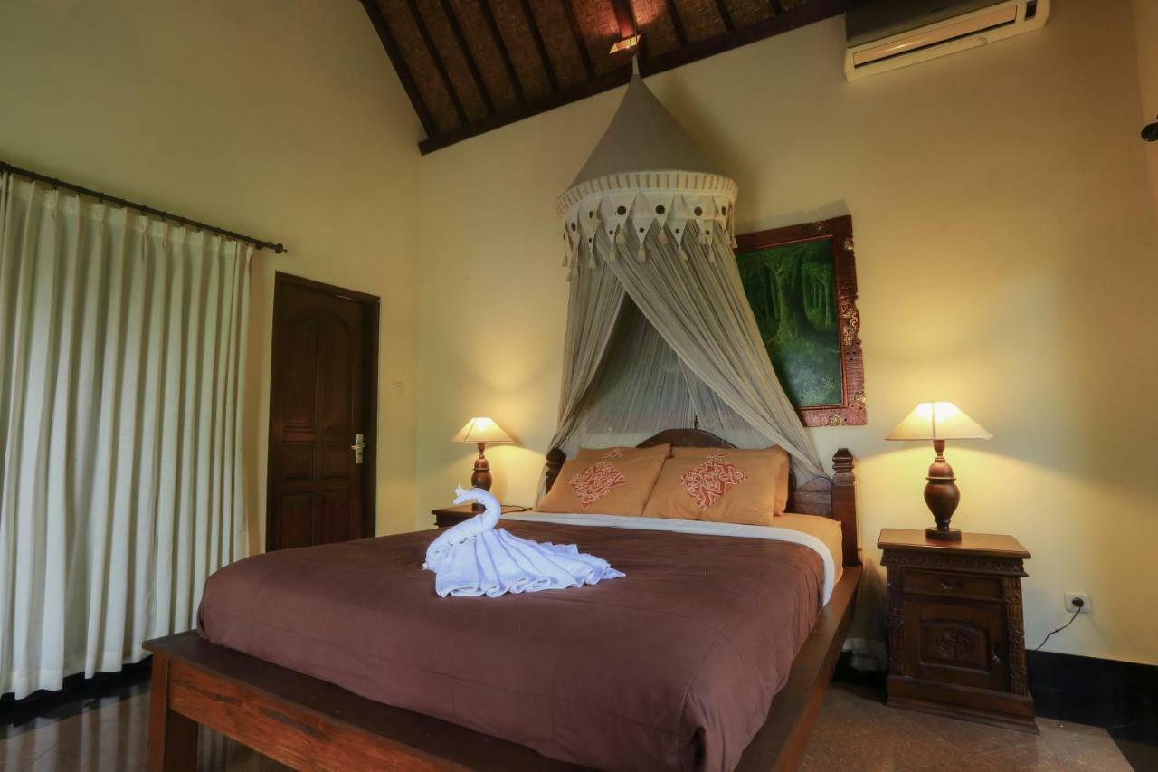Loka Sari And Ubud (Bali)