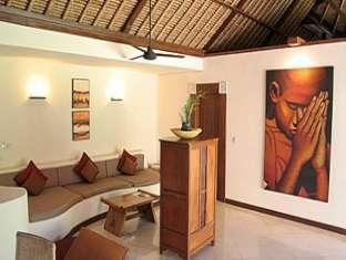 Bay Villa *