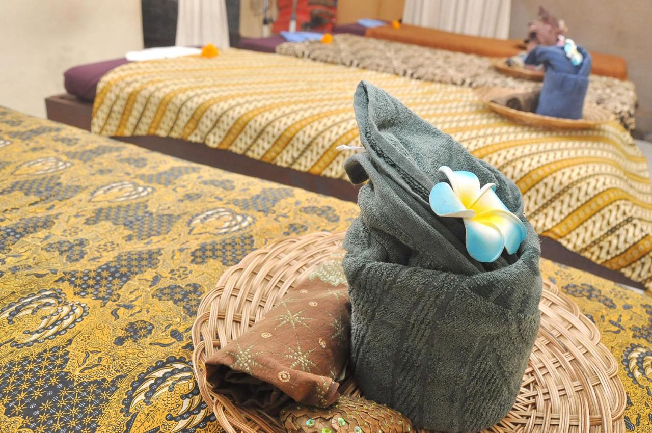 Astiti Salon And Guest house *