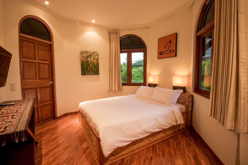 Cove Urbanest 4*