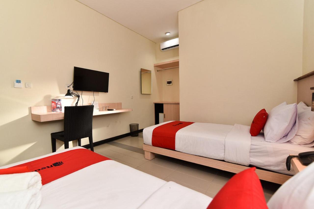 Guest house Reddoorz Near Street