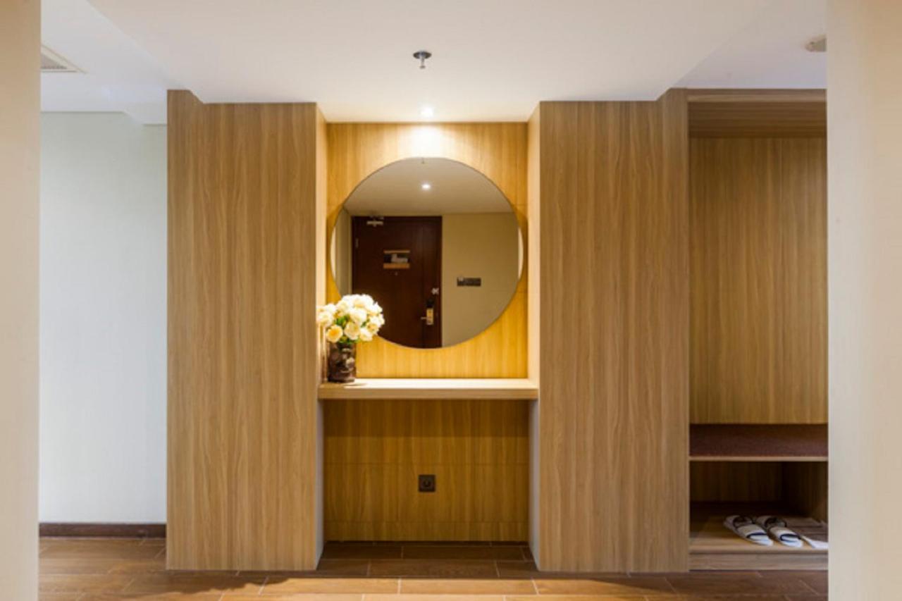 Western Kamala Hotel