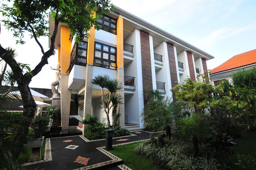 Sandat Hotel