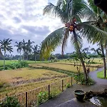 Green Field Hotel And Restaurant