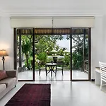 Villa Pantai Karang