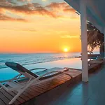 Air Sanih Beach Villa