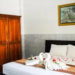 Putu Guest House 2