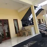 Tasik Dumun Homestay And Waroeng