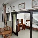Warung Ombak Homestay
