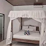 Warung Ombak Homestay