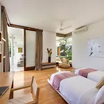 Villa Kavya - 8-Minute Walk From Berawa Beach