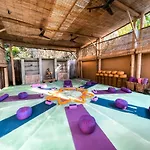Cili Emas Oceanside Resort