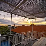 Adi Guest House