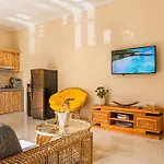 Beautiful Private 2Bed Villa 5 Mins To Finns Beach