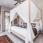Daun Lebar Villas