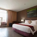 100 Sunset Kuta Hotel&Ballroom