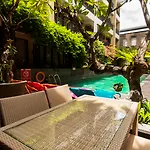 100 Sunset Kuta Hotel&Ballroom