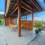 Black Pearl Hostel