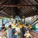 Tropical Canggu Hostel