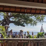 Sarinah Beach - Bistro & Bungalow