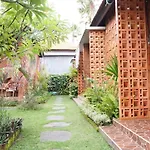 Louto Dmell Guesthouse